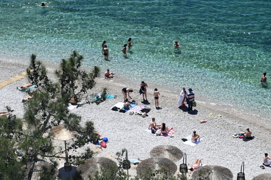 Ο καύσωνας «δυναμώνει»: Πιο δύσκολες οι επόμενες μέρες