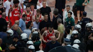 Παναθηναϊκός AKTOR: Κατήγγειλε τον Γιώργο Μπαρτζώκα – “Επιτέθηκε φραστικά στους θεατές”