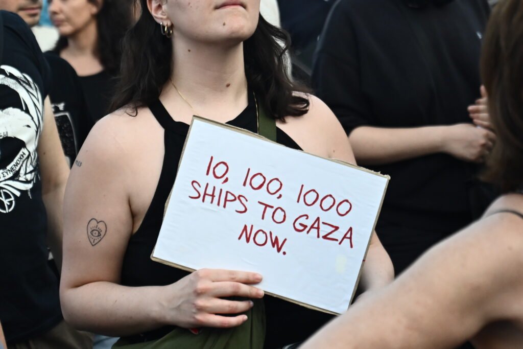 March to Gaza: Δεκάδες Έλληνες ακτιβιστές κρατούνται αναίτια στο αεροδρόμιο του Καΐρου