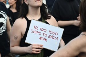 March to Gaza: Δεκάδες Έλληνες ακτιβιστές κρατούνται αναίτια στο αεροδρόμιο του Καΐρου