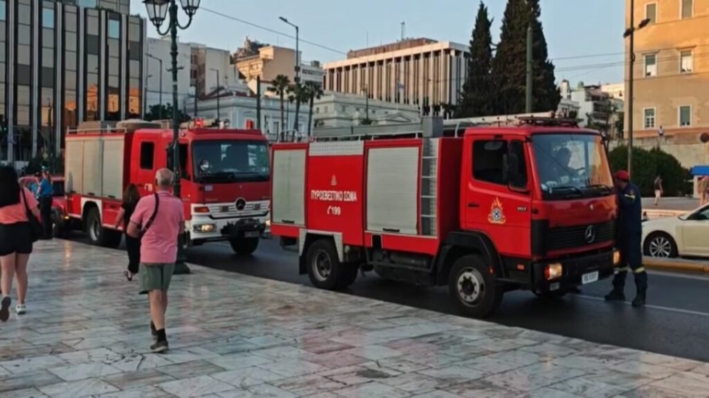 Μετρό: Νεκρός ο άνδρας που έπεσε στις ράγες του σταθμού «Σύνταγμα» (Βίντεο)