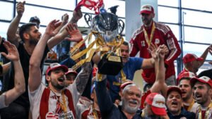 Ολυμπιακός: “Σάρωσε” τους τίτλους στα ομαδικά αθλήματα στα 100 του χρόνια