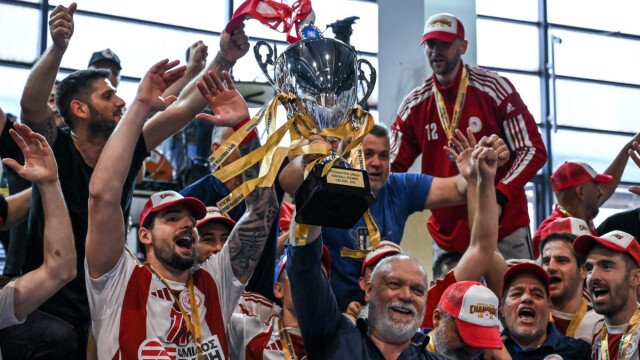 Ολυμπιακός: “Σάρωσε” τους τίτλους στα ομαδικά αθλήματα στα 100 του χρόνια