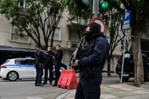 Συναγερμός στην Αθήνα μετά τους βομβαρδισμούς στο Ιράν – Έκτακτα μέτρα ασφαλείας σε ισραηλινούς και ιρανικούς στόχους