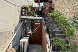 Φρίκη στο Αγρίνιο: 55χρονος πέθανε μόνος και αβοήθητος – Ο σκύλος του έτρωγε από το πτώμα του για να ζήσει