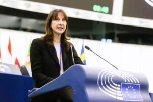 Έλενα Κουντουρά: Ζητεί από την Κομισιόν πακέτο μέτρων σε 6 άξονες για τη στεγαστική κρίση στην ΕΕ