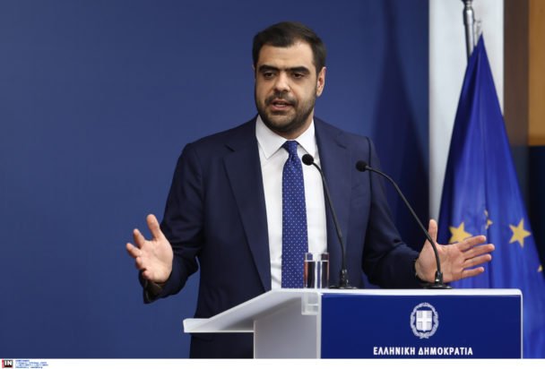 Μαρινάκης: «Για εμάς είναι εμβληματικής σημασίας να αλλάξει το άρθρο 16 του Συντάγματος» – Τι είπε για Μέση Ανατολή και τυχόν ανατιμήσεις