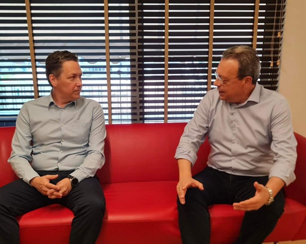Φάμελλος: Συνάντηση με τους Πράσινους της Σερβίας