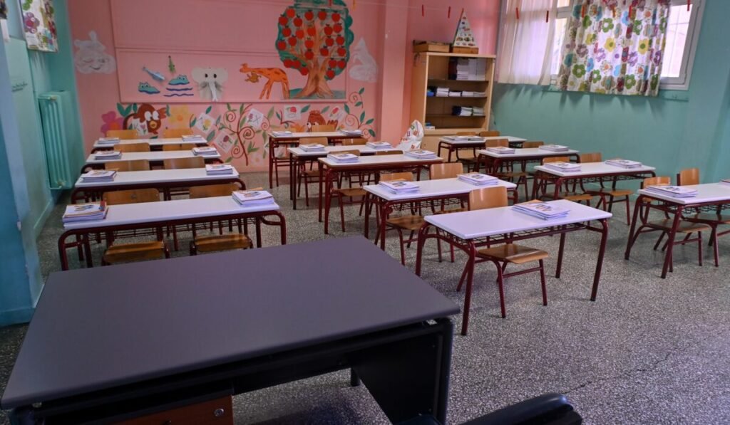 Σύμβουλος σχολικών επιτροπών φέρεται να οικειοποιήθηκε 400.000 ευρώ – Δεσμεύτηκαν περιουσιακά του στοιχεία