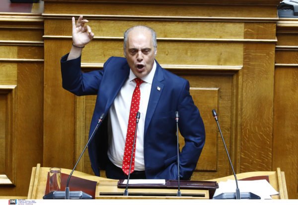 Βελόπουλος στη Βουλή: «Θα σας ρίξουμε για να σώσουμε την Ελλάδα από εσάς και τα ψέματά σας»