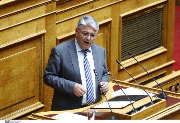 Νατσιός στη Βουλή: Υπήρξαν παρεμβάσεις στο έργο της Δικαιοσύνης κατά τη διερεύνηση της τραγωδίας των Τεμπών
