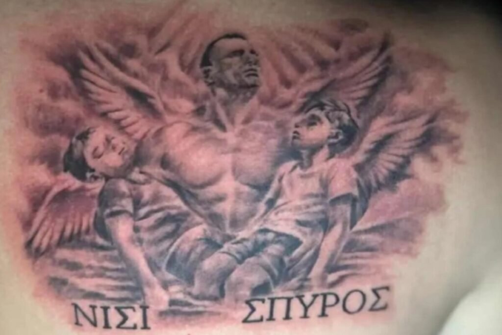 Το είπε και το έκανε ο ήρωας του Αράχθου – Αυτό είναι το τατουάζ που έκανε για τα παιδιά που «χάθηκαν»