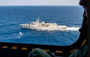 «Σπάει» σε 3 κομμάτια η αναβάθμιση των φρεγατών ΜΕΚΟ: Το Πολεμικό Ναυτικό γίνεται και εργολάβος – Αποκλειστικό