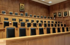 Όχι από το Μισθοδικείο η επαναφορά του 13ου και του 14ου μισθού σε δικαστές, εισαγγελείς και μέλη του