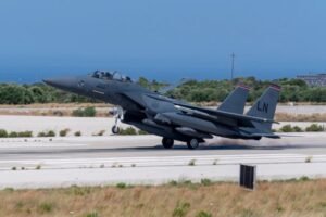 ΗΠΑ: Αποσύρουν δεκάδες αεροσκάφη από βάση στο Κατάρ