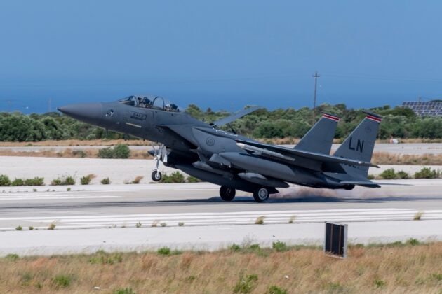 ΗΠΑ: Αποσύρουν δεκάδες αεροσκάφη από βάση στο Κατάρ