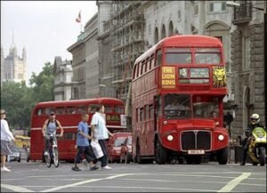 Βρετανία: Πτώση 2,7% στο λιανεμπόριο το Μάιο