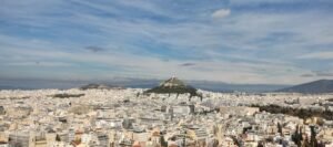Παλαιά ακίνητα: Νέος οδηγός με ερωτήσεις και απαντήσεις για το τι πρέπει να προσέχουν οι αγοραστές και το τι