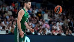 Euroleague: Το μήνυμα και οι ευχές στον Παπαπέτρου μετά την ανακοίνωση ότι σταματά το μπάσκετ