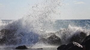 Καλός καιρός με δυνατούς ανέμους και θερμοκρασία έως 34 βαθμούς Κελσίου