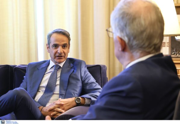 Μητσοτάκης σε Τασούλα: Θα σταλούν πλοία του Πολεμικού Ναυτικού έξω από τα χωρικά ύδατα της Λιβύης – Δεν