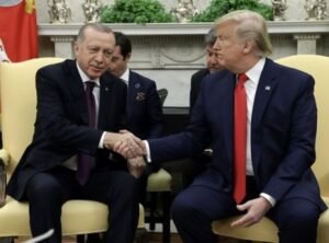 Bloomberg: Συνάντηση Ερντογάν με Τραμπ απόψε στη Χάγη