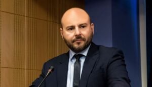 Στασινός: Αμεσες, καθαρές και απλές λύσεις για ΝΟΚ, οριοθέτηση οικισμών και εκτός σχεδίου δόμηση