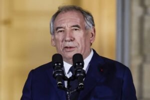 Γαλλία: Πρόταση μομφής κατά του Μπαϊρού