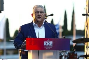 Κουτσούμπας: Με το μεγαλειώδες έργο του ο Μίκης Θεοδωράκης απαθανάτισε όλο το έπος της λαϊκής πάλης του 20ου αιώνα στη χώρα μας