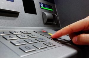 e-ΕΦΚΑ και ΔΥΠΑ: Ποιοι πληρώνονται έως αύριο – enikonomia.gr