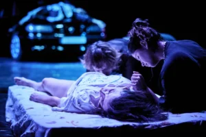 Η δίπτυχη παράσταση-σοκ «Η νύφη»/«Καληνύχτα, Σταχτοπούτα» στο Φεστιβάλ Αθηνών