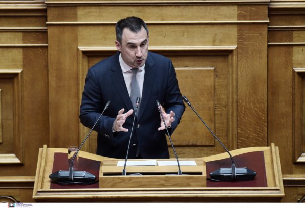 Χαρίτσης: Ας μην τολμήσει η κυβέρνηση να παρουσιάσει τις παραιτήσεις ως ένδειξη «ευθιξίας»