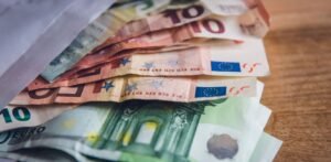 ΔΥΠΑ, e-ΕΦΚΑ και ΟΠΕΚΑ: Ποια επιδόματα πληρώνονται από σήμερα – enikonomia.gr