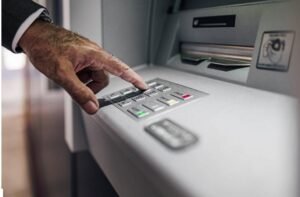 e-ΕΦΚΑ και ΔΥΠΑ: Ποια επιδόματα πληρώνονται μέχρι την Παρασκευή – enikonomia.gr