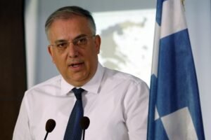 Συνάντηση Θεοδωρικάκου με ΚΕΔΕ για βελτίωση στη λειτουργία των λαϊκών αγορών