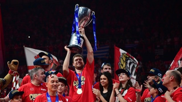 Σάσα Βεζένκοφ: Αναδείχθηκε MVP της Basket League – “Η σεζόν τελείωσε όμορφα με το πρωτάθλημα”