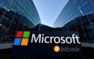 Η Microsoft σκοπεύει να απολύσει περίπου 9.000 εργαζόμενους