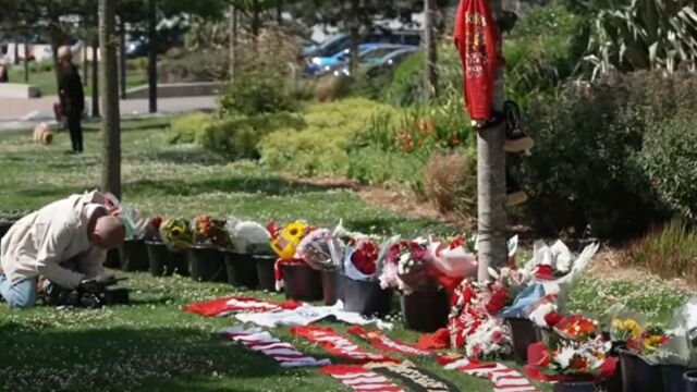Ντιόγκο Ζότα: Φίλαθλοι αφήνουν λουλούδια έξω από το Άνφιλντ, διήμερο πένθος ανακοίνωσε η UEFA