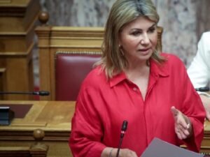 Βόλο: Γνωστός δημοσιογράφος συνελήφθη για εκβιασμό της Ζέττας Μακρή με προσημειωμένα χαρτονομίσματα