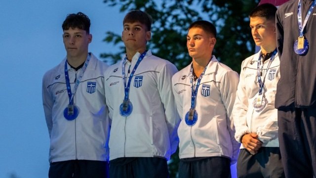 Κολύμβηση: Ιστορικό ασημένιο μετάλλιο στα 4Χ100 από την Εθνική Ελλάδος Εφήβων