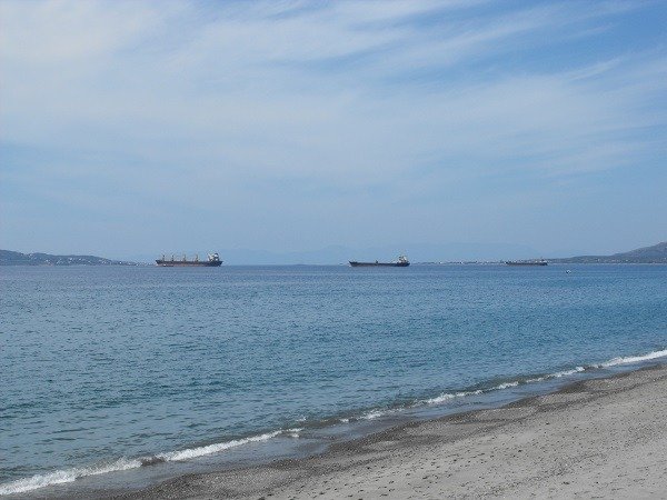 “ΑΣΠΙΔΕΣ”: Κινεζικό πολεμικό πλοίο επιτέθηκε εναντίον γερμανικού αεροσκάφους στην Ερ. Θάλασσα