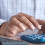 «Στο Στόχαστρο του Φοροελεγκτικού: Αποκαλύψεις για Ξέπλυμα Μαύρου Χρήματος και Φοροδιαφυγή»