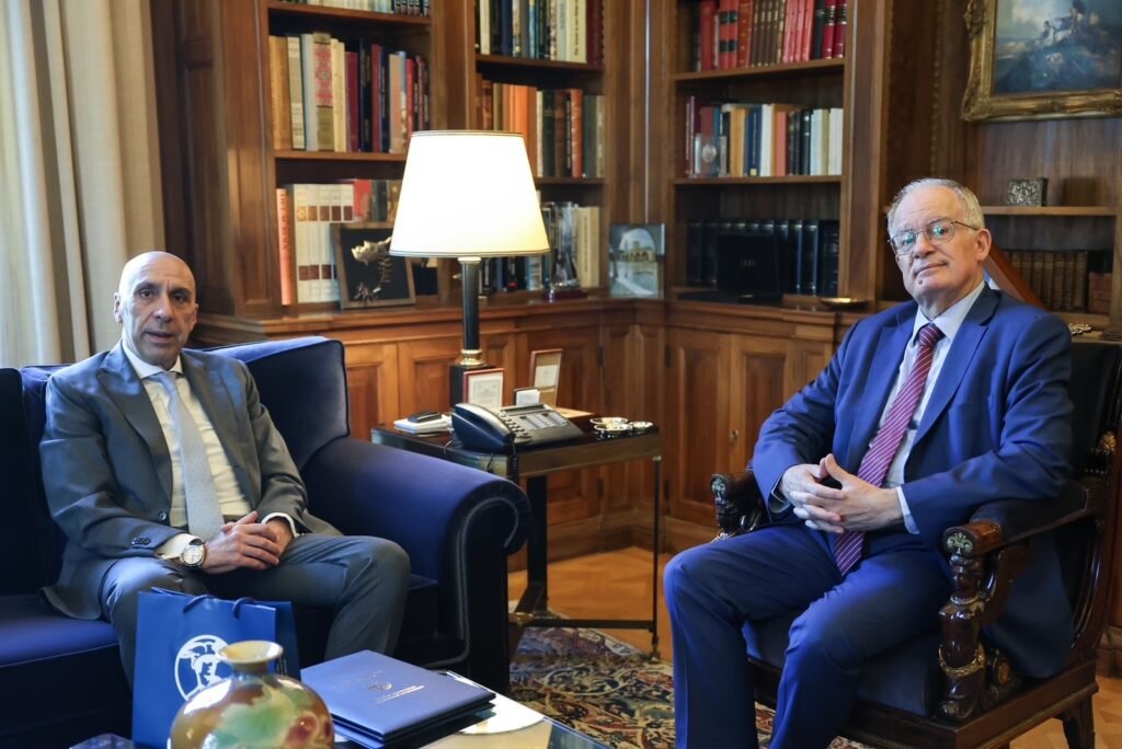Συνάντηση του προέδρου του ΕΒΕΑ, Γιάννη Μπρατάκου, με τον Πρόεδρο της Δημοκρατίας, Κωνσταντίνο Τασούλα –