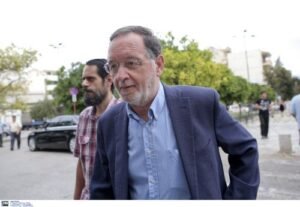 Λαφαζάνης: «Αστεία πράγματα ότι εισέβαλα στη σύσκεψη των πολιτικών αρχηγών – Μου είπε ο Τσίπρας να πάω»