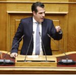 Θάνος Πλεύρης: «Ο άνθρωπος που προκαλεί τροχαίο ατύχημα δεν είναι δολοφόνος» – Η συγκλονιστική εξομολόγηση για τη μητέρα του και η υπόθεση της Κρήτης