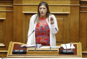Κωνσταντοπούλου στη Βουλή: Αντισυνταγματική, ρατσιστική, απάνθρωπη και απολίτιστη η τροπολογία για το άσυλο