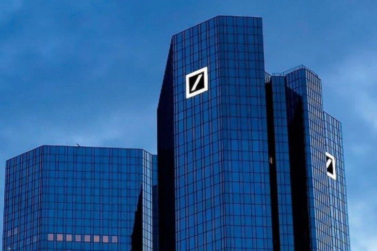 Deutsche Bank: “Σημαντικός κίνδυνος για τις αγορές η ενδεχόμενη αποπομπή Πάουελ από τον Τραμπ”