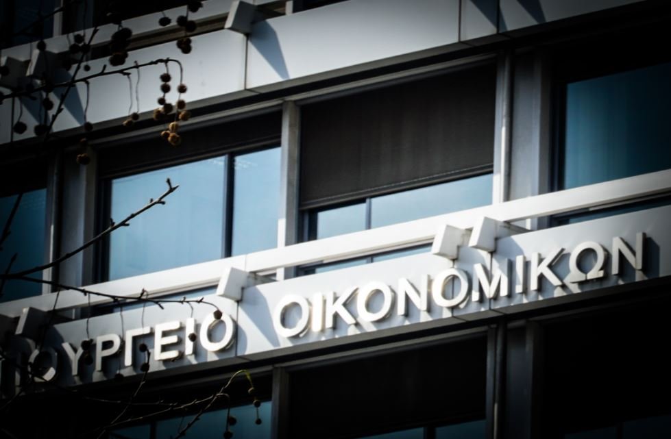 «Παράθυρο δημοσιονομικής ευελιξίας» μετά την έγκριση της ρήτρας διαφυγής για τις αμυντικές δαπάνες από το