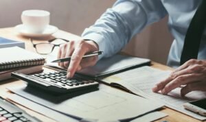 Εφορία: Ποιοι φορολογούμενοι βρίσκονται από το φθινόπωρο στο στόχαστρο της ΑΑΔΕ – enikonomia.gr