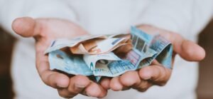 e-ΕΦΚΑ και ΔΥΠΑ: Ποιοι πάνε από σήμερα στα ΑΤΜ – enikonomia.gr